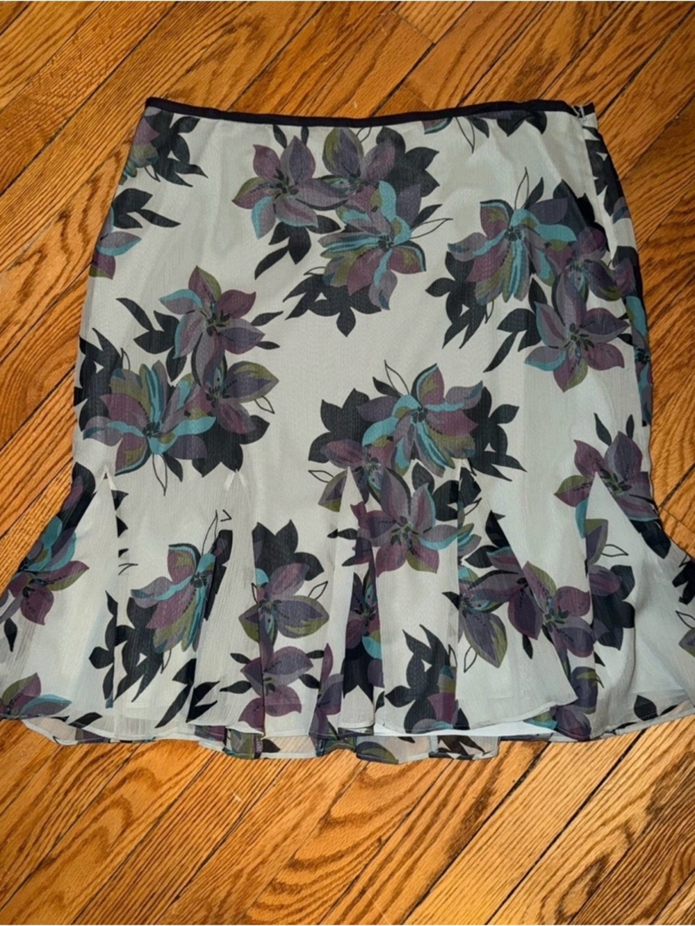 Liz Claiborne Light Cream Floral Mini Skirt with Purple and Teal Accents